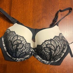 NWT-Auden-Full Coverage Lightly Lined Bra 
Size-40D